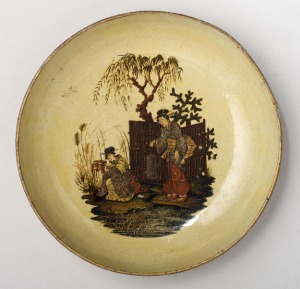 Japanned ware dish
